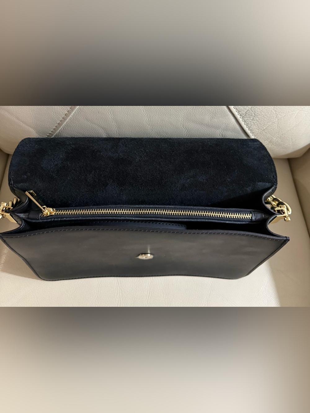 Classic Viola Castellani Black Leather Chain Shoulder Bag - Gold Hardware - Picture 5 of 8